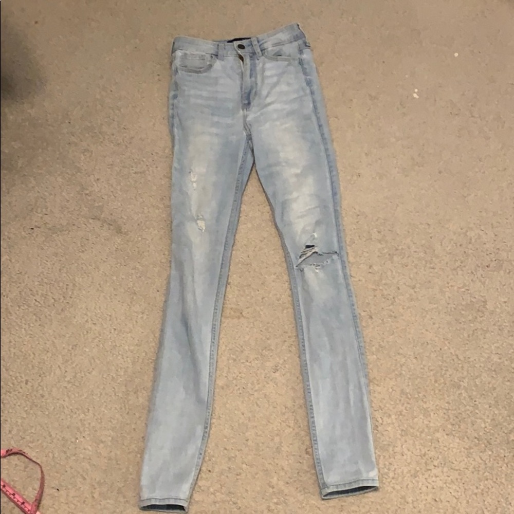 Light wash Hollister skinny jeans